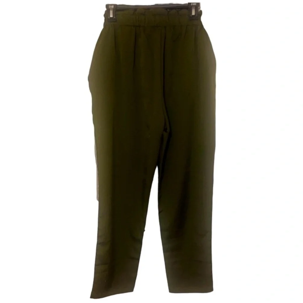 Adorable Dressy Pants 💚 - Picture 3 of 10